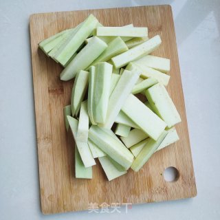 肉末烧茄子的做法步骤：2
