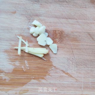 菜花炒肉的做法步骤：4