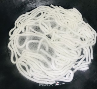 肉酱土豆粉的做法步骤：3