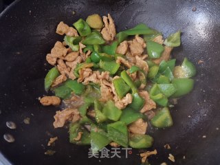 青椒炒肉的做法步骤：5