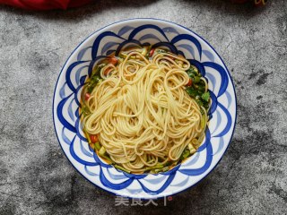 酸辣鸡蛋面的做法步骤：8
