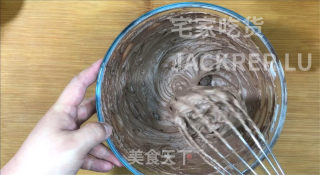 超简单脆皮雪糕冰激凌，可可和抹茶双重美味，细腻顺滑，巧克力味浓郁。的做法步骤：4