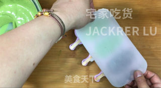 超简单脆皮雪糕冰激凌，可可和抹茶双重美味，细腻顺滑，巧克力味浓郁。的做法步骤：9