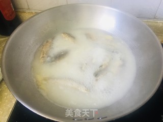 野生鲫鱼汤的做法步骤：4