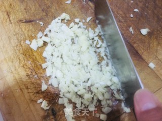 蒜蓉辣酱烤生蚝的做法步骤：2