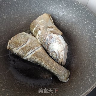 家常烧鲈鱼的做法步骤：2