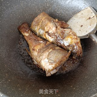 家常烧鲈鱼的做法步骤：8