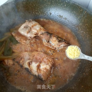 家常烧鲈鱼的做法步骤：12