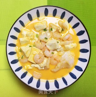 咸蛋黄虾仁鱼片豆腐的做法步骤：7
