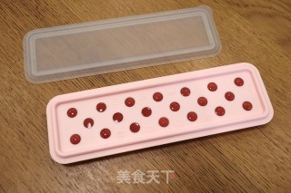 草莓芒果花茶奶冻杯的做法步骤：7