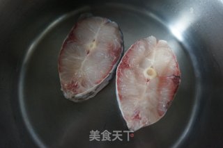 酱烧鱼排的做法步骤：1