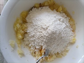 土豆饼的做法步骤：4