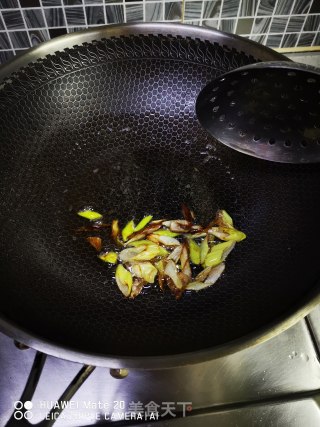 凉拌手撕鸡的做法步骤：7