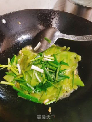 清炒莴笋的做法步骤：7