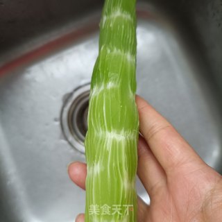 椒香莴苣丝的做法步骤：1