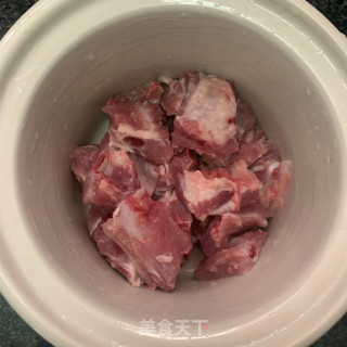 鹿茸菇蒸排骨的做法步骤：1