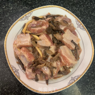 鹿茸菇蒸排骨的做法步骤：6