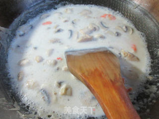 鸡胸肉蘑菇浓汤的做法步骤：14