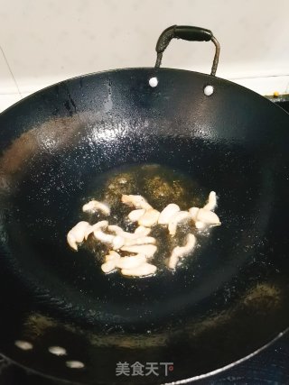 芹菜炒肉的做法步骤：3