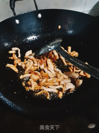 芹菜炒肉的做法步骤：4