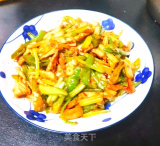 芹菜炒肉的做法步骤：11