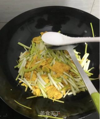 韭黄炒蛋的做法步骤：3