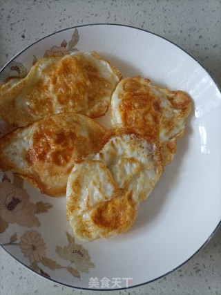 洋葱鸡蛋排骨面的做法步骤：2