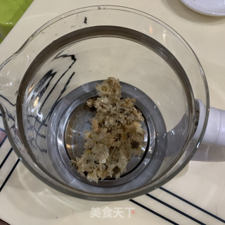 罗汉果菊花水的做法步骤：2