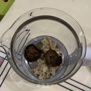 罗汉果菊花水的做法步骤：3