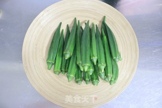 凉拌秋葵的做法步骤：1