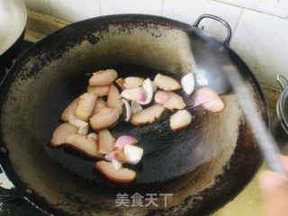 青椒炒腊肉的做法步骤：5