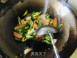 青椒炒腊肉的做法步骤：7
