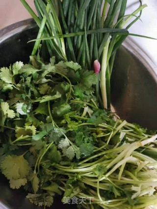 羊肉芫荽饺的做法步骤：1