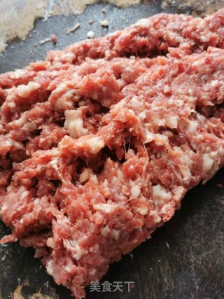 羊肉芫荽饺的做法步骤：2