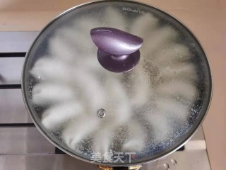 羊肉芫荽饺的做法步骤：11