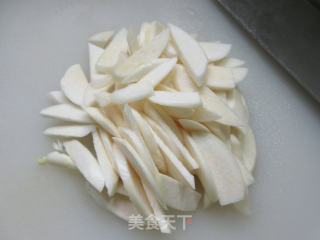 五花肉茭白焖面的做法步骤：3