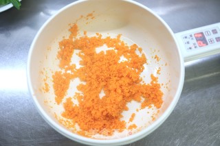 宝宝爱吃的胡萝卜饭团的做法步骤：7