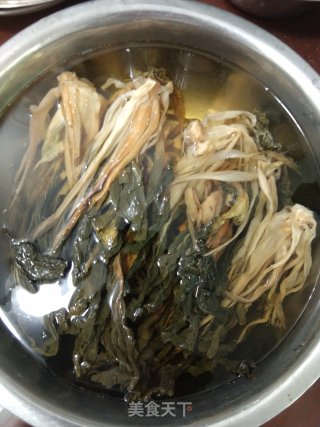 菜干猪肺靓汤的做法步骤：3