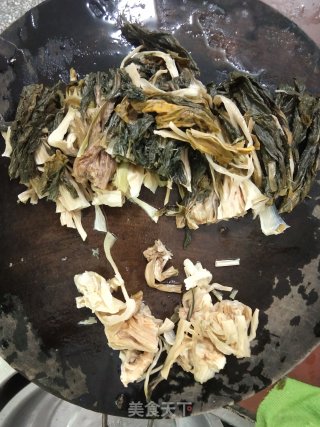 菜干猪肺靓汤的做法步骤：4