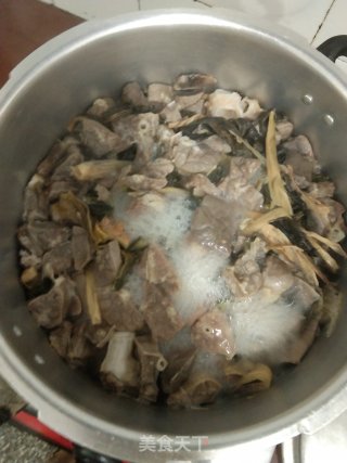 菜干猪肺靓汤的做法步骤：6