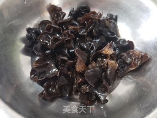 包菜粉条炒木耳的做法步骤：3