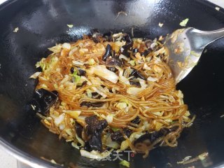 包菜粉条炒木耳的做法步骤：7