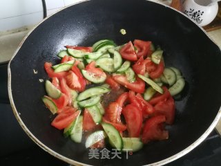番茄黄瓜炒蛋的做法步骤：6