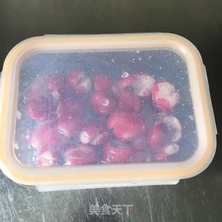 糖醋樱桃小萝卜的做法步骤：4