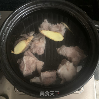 冬瓜大骨汤的做法步骤：4