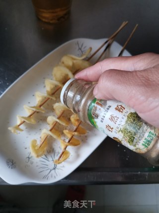 旋风薯塔 土豆串 黄金薯塔的做法步骤：17