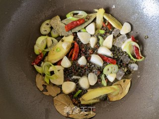 十三香小龙虾尾的做法步骤：5