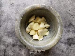 蒜泥拌黄瓜花的做法步骤：3