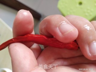 凉拌黄瓜皮的做法步骤：2
