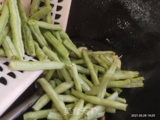 清炒豆角的做法步骤：3